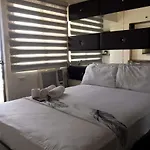 Mabolo Garden Flat A7 Near Ayala Mall