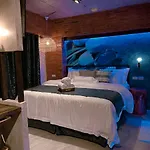 Clockworkorange Luxury Suites With Netflix