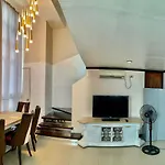 1711 Condo Loft Type Corner Unit