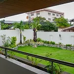 Honey Suite Room At Bee Cafe Cebu