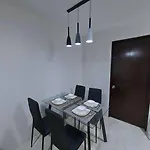2Br Condo Near Oakridge&It Park W/Wi-Fi&Netflix