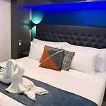 Clockworkorange Luxury Suites