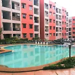 Condo Azur Suites B207 Near Airport, Netflix, Stylish, Cozy With Swimming Pool