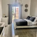 Glojam Residences