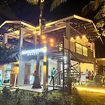 Beach People Hostel Bantayan Island