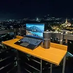 Studio Unit With Balcony At The Median
