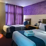 Sempre Premier Inn - Mactan Airport Hotel