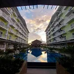 1 Bedroom With Balcony Near Airport
