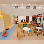 38 Park Ave Studio With Gym, Pool, Fiber Wifi