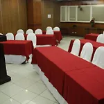Golden Valley Hotel