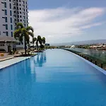 Mactan Newtown 8 Boulevard Deluxe Ocean View