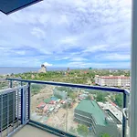 1Br Condo In Mactan Newtown Pool And Beach!