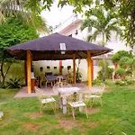 Sunshine Paradise Inn