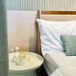 Modern Studio Urban Comfort