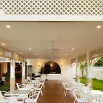 Cclim Resort With Pool Party