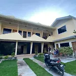Laguno Hostel And Guest House