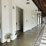 Pig Dive Hostel Moalboal