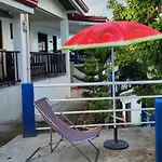 Sandra\'S Holiday House