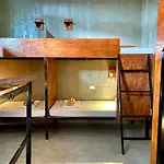 Laguno Hostel And Guest House