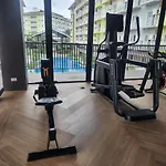 Condo Azur Suites A326 Amani Resorts Residences , 5 Minutes Airport, Netflix, Stylish, Cozy With Luxurious Swimming Pool