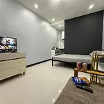 K And R Apartment Fully-Furnished Studio Room