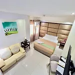 Canberry Hotel