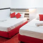 Max Travellers Inn By Reddoorz