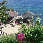 Odlot Hideaway Beach Resort