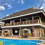 Bea\'S Space At One Oasis Condominium