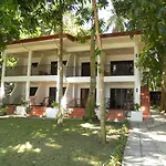 Maravilla Beach Club
