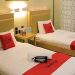 RedDoorz Plus @ AS Fortuna Cebu
