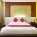 Oyo 159 San Remigio Pensionne Suites
