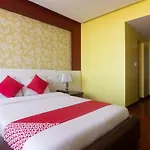 Oyo 159 San Remigio Pensionne Suites
