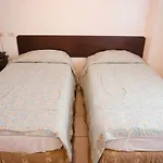 Crowne Garden Hotel