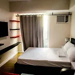 Solinea Tower2 Unit Right Across Ayala Mall + Wifi