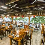 Hk Beach Resort And Restaurant