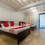 OYO 476 Hedda Hotel