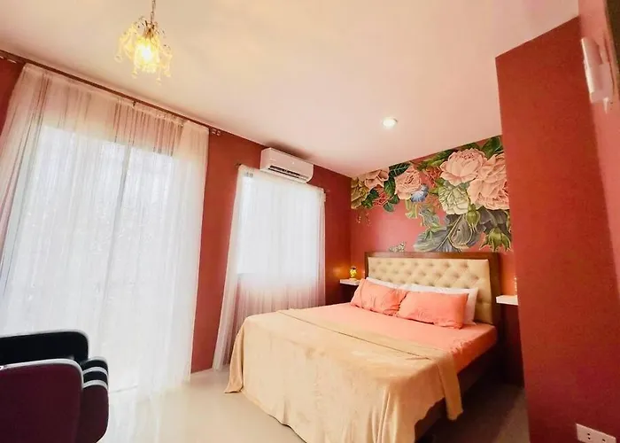Townhouse With Game Area And Access To Swimming Pool
