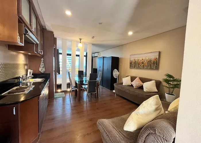 Appleone Ayala Condo With Balcony