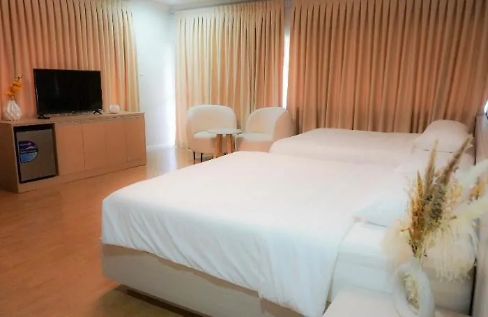 Honey Suite Room At Bee Cafe Cebu