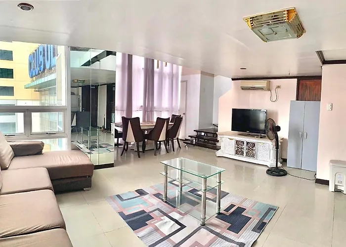 1711 Condo Loft Type Corner Unit