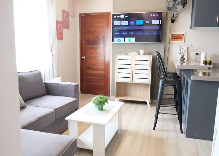 2-Bedroom Boutique City Condo - Newly Renovated!