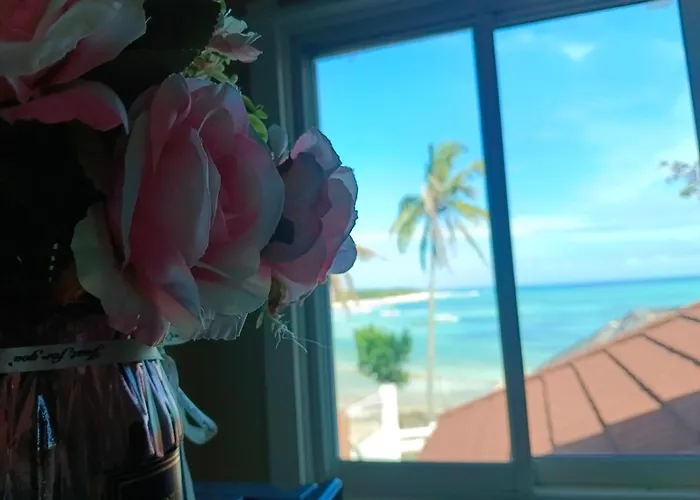 Cliff Syde Lodge 2Br Whole Top Floor, Balcony And Seaviews