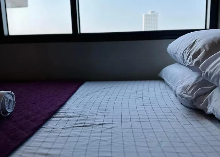 Edwards Bed 3