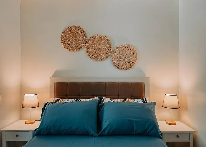 Hooga Home Calxy Residences Near Ayala Center Unit 10E