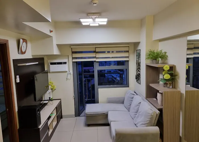 1Br Condo With Balcony At Horizons 101