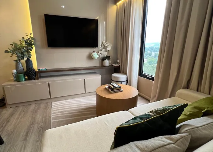 1 Bedroom Condo Near Cebu It Park With Balcony Wifi Netflix Awesome View