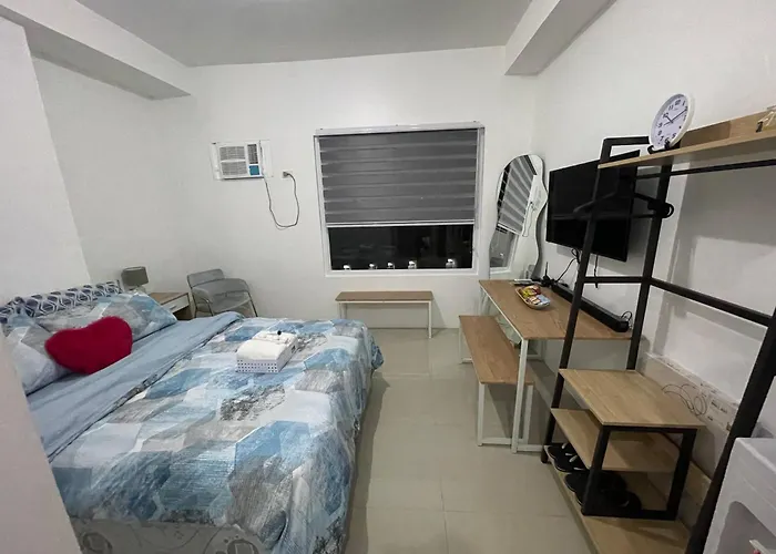 La Condo Staycation At West Jones Residences