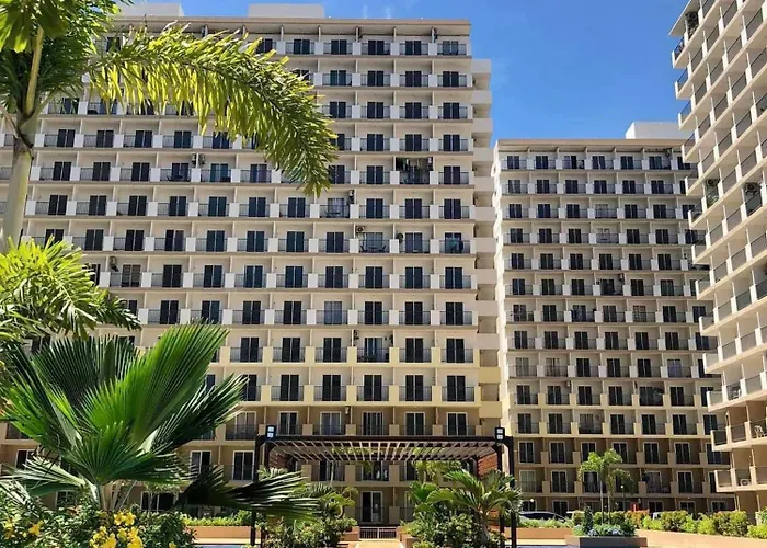 Affordable Staycation Near Airport And Beach