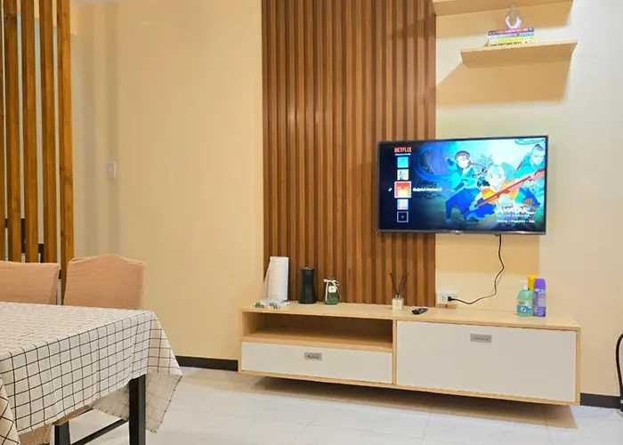 Fully-Furnished Compostela House With Carpark, Wifi, Netflix